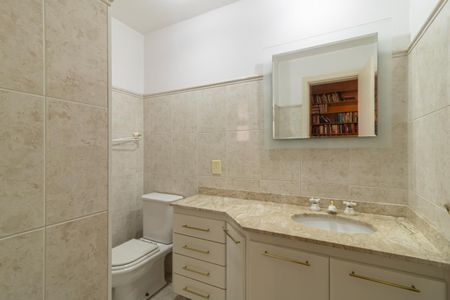 Apartamento à venda com 135m², 2 quartos e 2 vagasBanheiro da Suíte 2