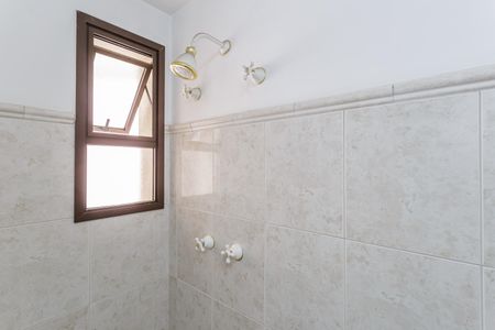 Apartamento à venda com 135m², 2 quartos e 2 vagas Apartamento à venda com 135m², 2 quartos e 2 vagasBanheiro da Suíte 2