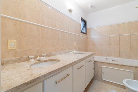 Apartamento à venda com 135m², 2 quartos e 2 vagasBanheiro da Suíte 1