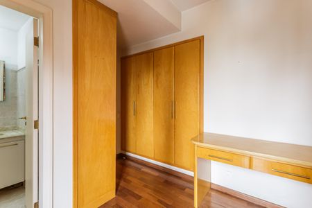 Apartamento à venda com 135m², 2 quartos e 2 vagas Apartamento à venda com 135m², 2 quartos e 2 vagasSuíte 2