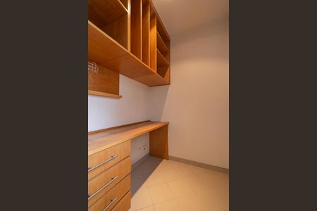 Apartamento à venda com 135m², 2 quartos e 2 vagasEscritório