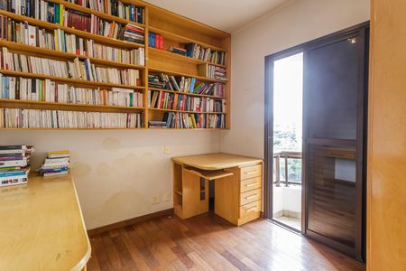 Apartamento à venda com 135m², 2 quartos e 2 vagas Apartamento à venda com 135m², 2 quartos e 2 vagasSuíte 2