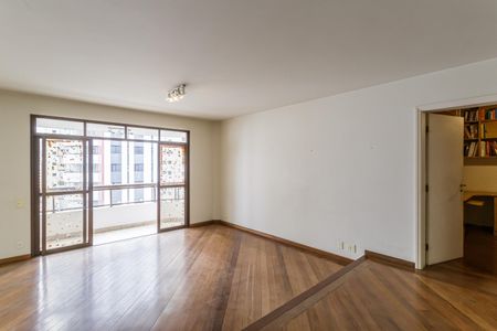 Apartamento à venda com 135m², 2 quartos e 2 vagas Apartamento à venda com 135m², 2 quartos e 2 vagasSala