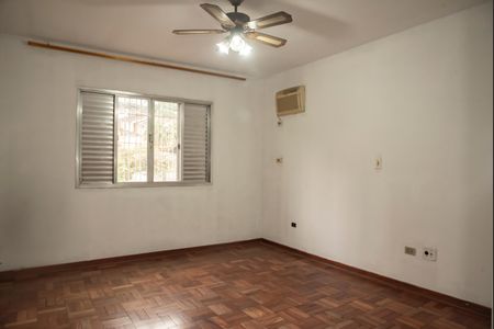Casa à venda com 150m², 3 quartos e 2 vagasSuíte
