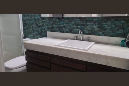 Apartamento à venda com 71m², 2 quartos e sem vagaBanheiro