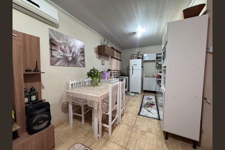 Casa à venda com 160m², 3 quartos e 2 vagas Casa à venda com 160m², 3 quartos e 2 vagasCozinha