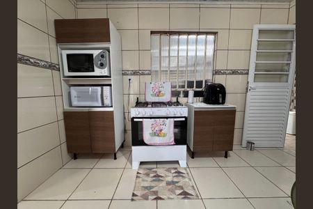 Casa à venda com 160m², 3 quartos e 2 vagas Casa à venda com 160m², 3 quartos e 2 vagasCozinha e Área de Serviço