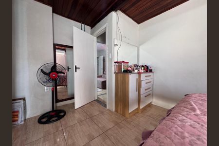 Casa à venda com 160m², 3 quartos e 2 vagas Casa à venda com 160m², 3 quartos e 2 vagasQuarto