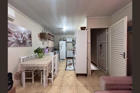 Casa à venda com 160m², 3 quartos e 2 vagas Casa à venda com 160m², 3 quartos e 2 vagasCozinha