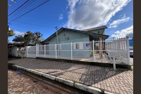 Casa à venda com 160m², 3 quartos e 2 vagas Casa à venda com 160m², 3 quartos e 2 vagasFachada