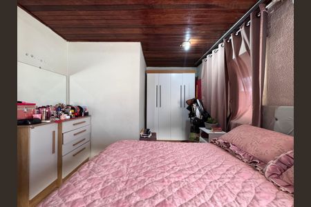 Casa à venda com 160m², 3 quartos e 2 vagas Casa à venda com 160m², 3 quartos e 2 vagasQuarto