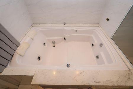 Apartamento à venda com 161m², 2 quartos e 2 vagasBanheiro da Suite