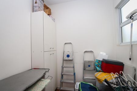 Apartamento à venda com 161m², 2 quartos e 2 vagasQuarto de Serviço