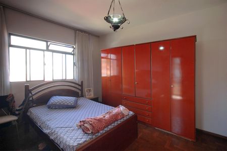 Casa à venda com 320m², 4 quartos e 2 vagasQuarto 2