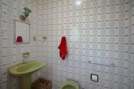 Casa à venda com 320m², 4 quartos e 2 vagasBanheiro da Suíte 1