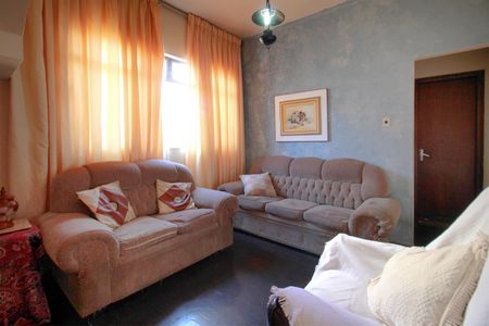 Casa à venda com 320m², 4 quartos e 2 vagasSala de Estar