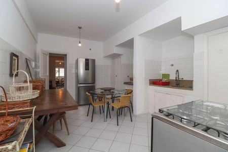 Apartamento para alugar com 160m², 2 quartos e 2 vagasCozinha