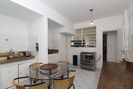 Apartamento para alugar com 160m², 2 quartos e 2 vagasCozinha