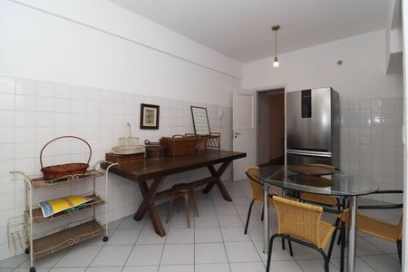 Apartamento para alugar com 160m², 2 quartos e 2 vagasCozinha