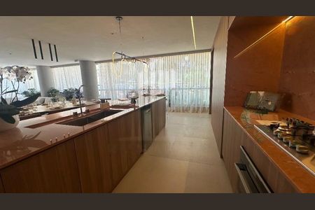 Apartamento à venda com 384m², 4 quartos e 4 vagasFoto 33