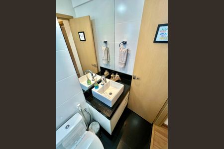 Apartamento à venda com 106m², 3 quartos e 3 vagasBanheiro Social