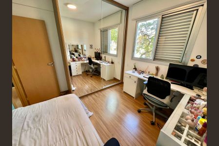 Apartamento à venda com 106m², 3 quartos e 3 vagasQuarto 2