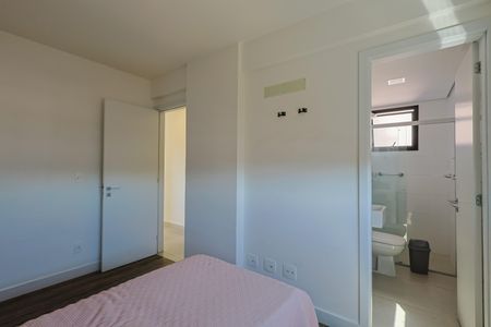 Apartamento à venda com 76m², 3 quartos e 2 vagasQuarto 3 - Suíte