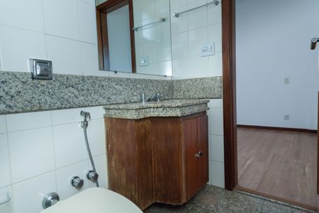 Apartamento à venda com 120m², 4 quartos e 2 vagasBanheiro da Suíte