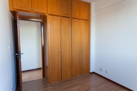 Apartamento à venda com 120m², 4 quartos e 2 vagasQuarto 2