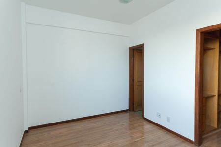 Apartamento à venda com 120m², 4 quartos e 2 vagasSuíte