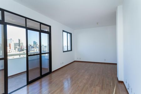 Apartamento à venda com 120m², 4 quartos e 2 vagasSala
