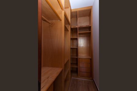 Apartamento à venda com 120m², 4 quartos e 2 vagasCloset da suíte