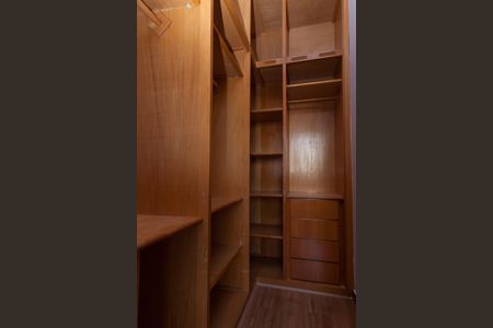 Apartamento à venda com 120m², 4 quartos e 2 vagasCloset da suíte