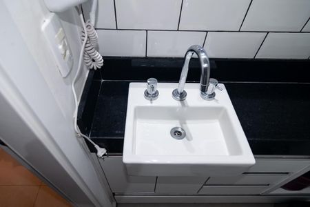 Studio para alugar com 19m², 0 quarto e sem vaga Studio para alugar com 19m², 0 quarto e sem vagaBanheiro