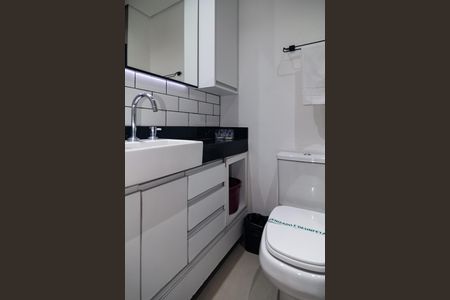 Studio para alugar com 19m², 0 quarto e sem vaga Studio para alugar com 19m², 0 quarto e sem vagaBanheiro