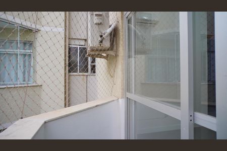 Apartamento para alugar com 65m², 2 quartos e 1 vagaVaranda