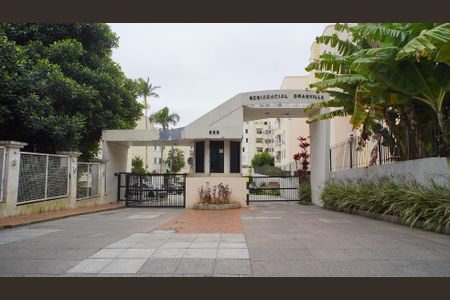 Apartamento para alugar com 65m², 2 quartos e 1 vagaFachada