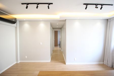 Sala de apartamento para alugar com 3 quartos, 68m² em Cristo Redentor, Porto Alegre