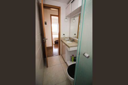 Apartamento à venda com 83m², 3 quartos e 2 vagas Apartamento à venda com 83m², 3 quartos e 2 vagasBanheiro Social