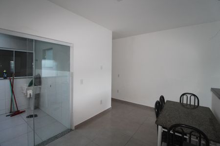 Casa para alugar com 70m², 2 quartos e 2 vagasCozinha