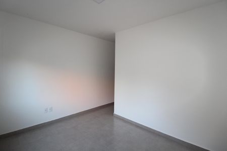 Casa para alugar com 70m², 2 quartos e 2 vagasSuíte