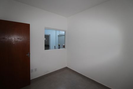 Casa para alugar com 70m², 2 quartos e 2 vagasQuarto 1