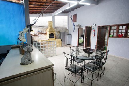 Casa para alugar com 250m², 3 quartos e 1 vagaÁrea comum