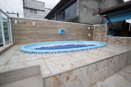 Casa para alugar com 250m², 3 quartos e 1 vagaÁrea comum - Piscina