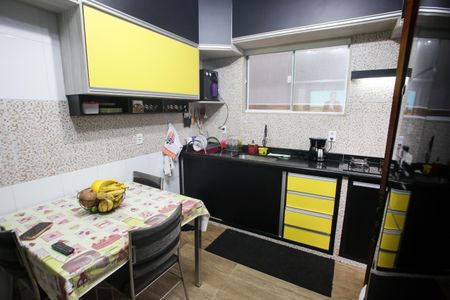 Casa para alugar com 250m², 3 quartos e 1 vagaCozinha
