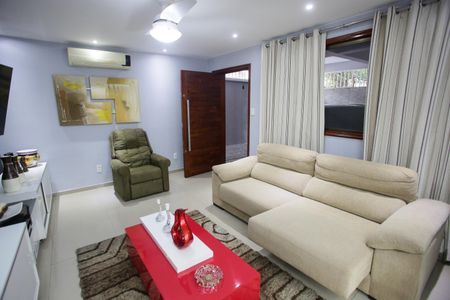 Casa para alugar com 250m², 3 quartos e 1 vagaSala