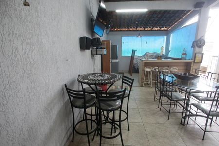 Casa para alugar com 250m², 3 quartos e 1 vagaÁrea comum