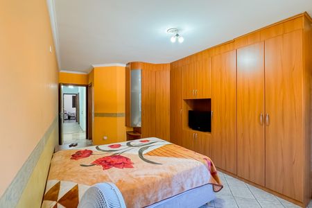 Casa à venda com 227m², 4 quartos e 4 vagasSuíte