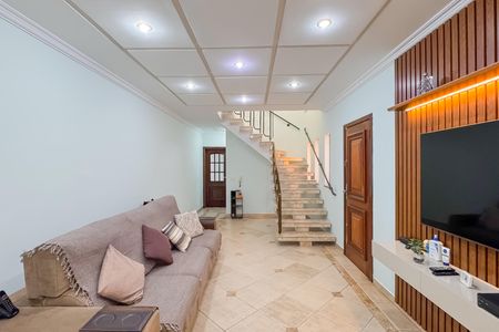 Casa à venda com 227m², 4 quartos e 4 vagasSala