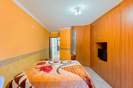 Casa à venda com 227m², 4 quartos e 4 vagasSuíte